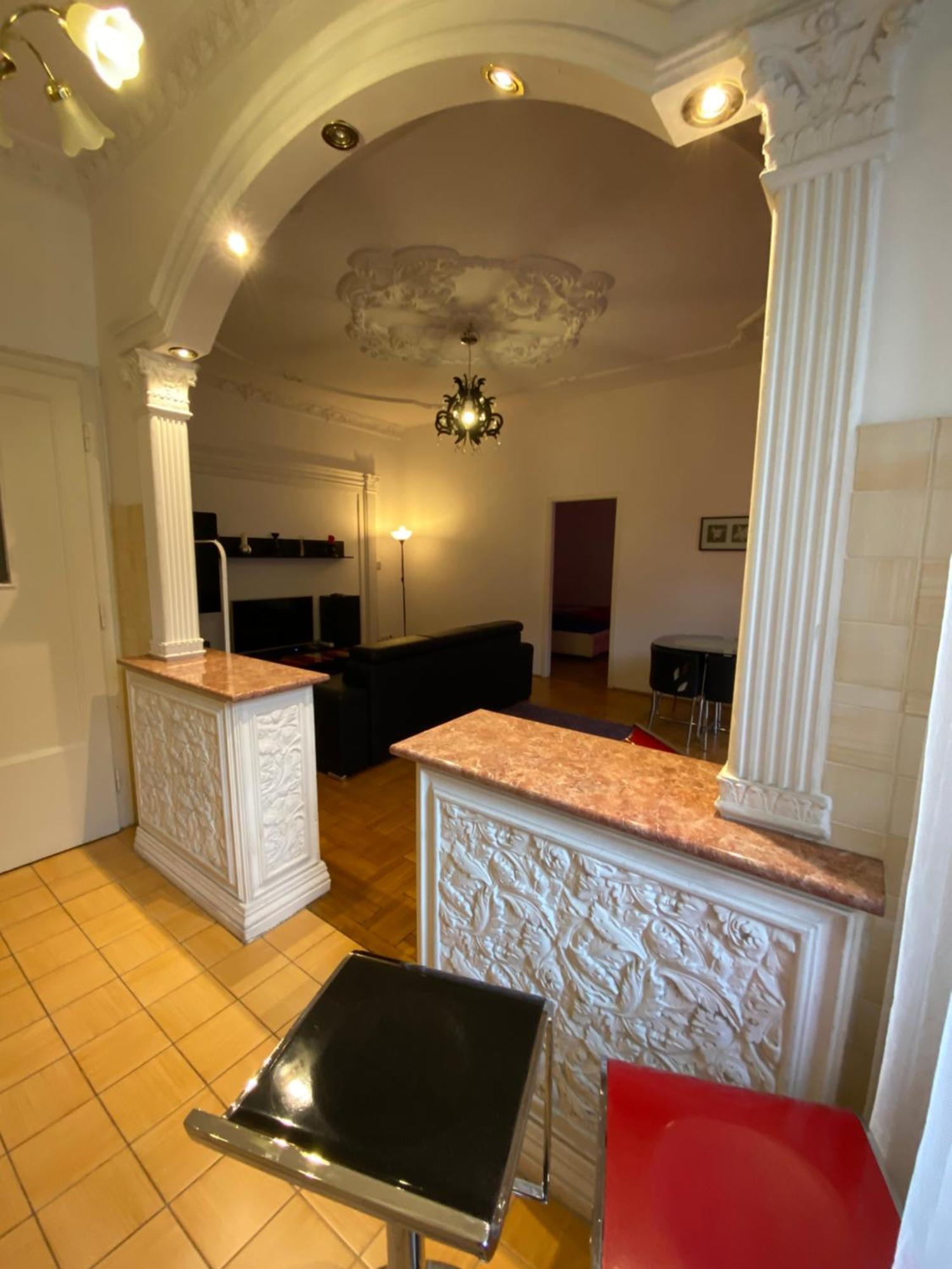 Apartment With Balcony And Ac Next To Danube Budapest Eksteriør bilde